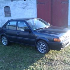 Nissan sunny n13