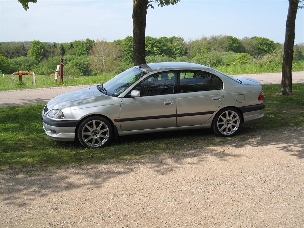 Toyota Avensis 1,8 billede 6