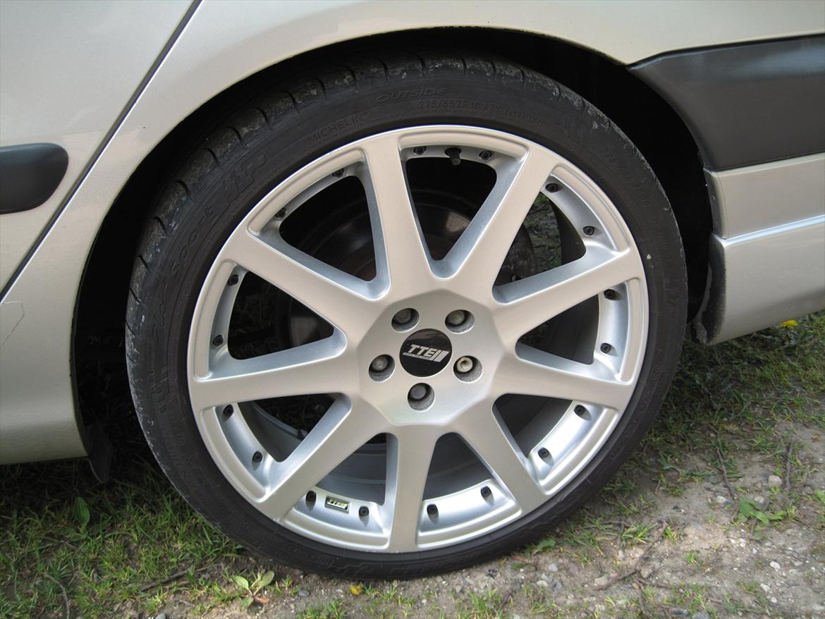 Toyota Avensis 1,8 billede 12