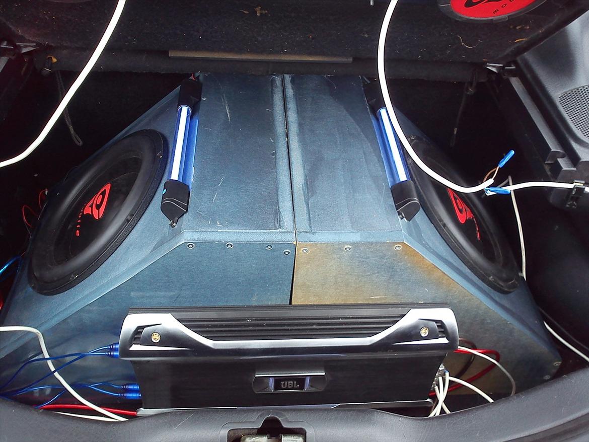 Mazda MX3 byttet - næsten færdig 
mangler bare styr på kablerne :) billede 20