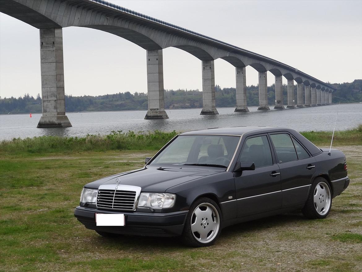 Mercedes Benz W124 300E-24 JAPAN billede 1