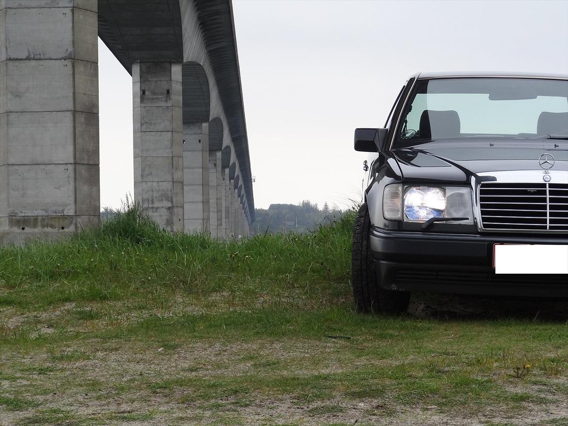 Mercedes Benz W124 300E-24 JAPAN billede 2