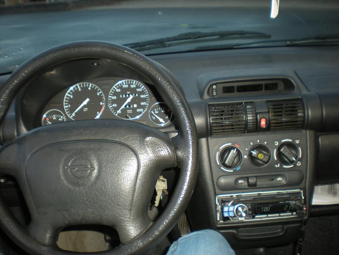 Opel corsa b. SOLGT  billede 7