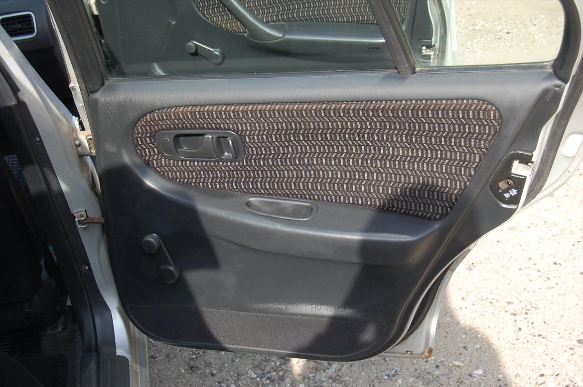 Nissan Primera P10 1,6 LX billede 17