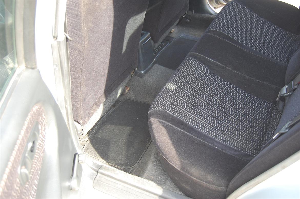 Nissan Primera P10 1,6 LX billede 18