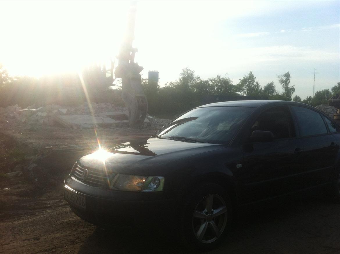 VW Passat Limo 1,8T 20V SOLGT billede 1