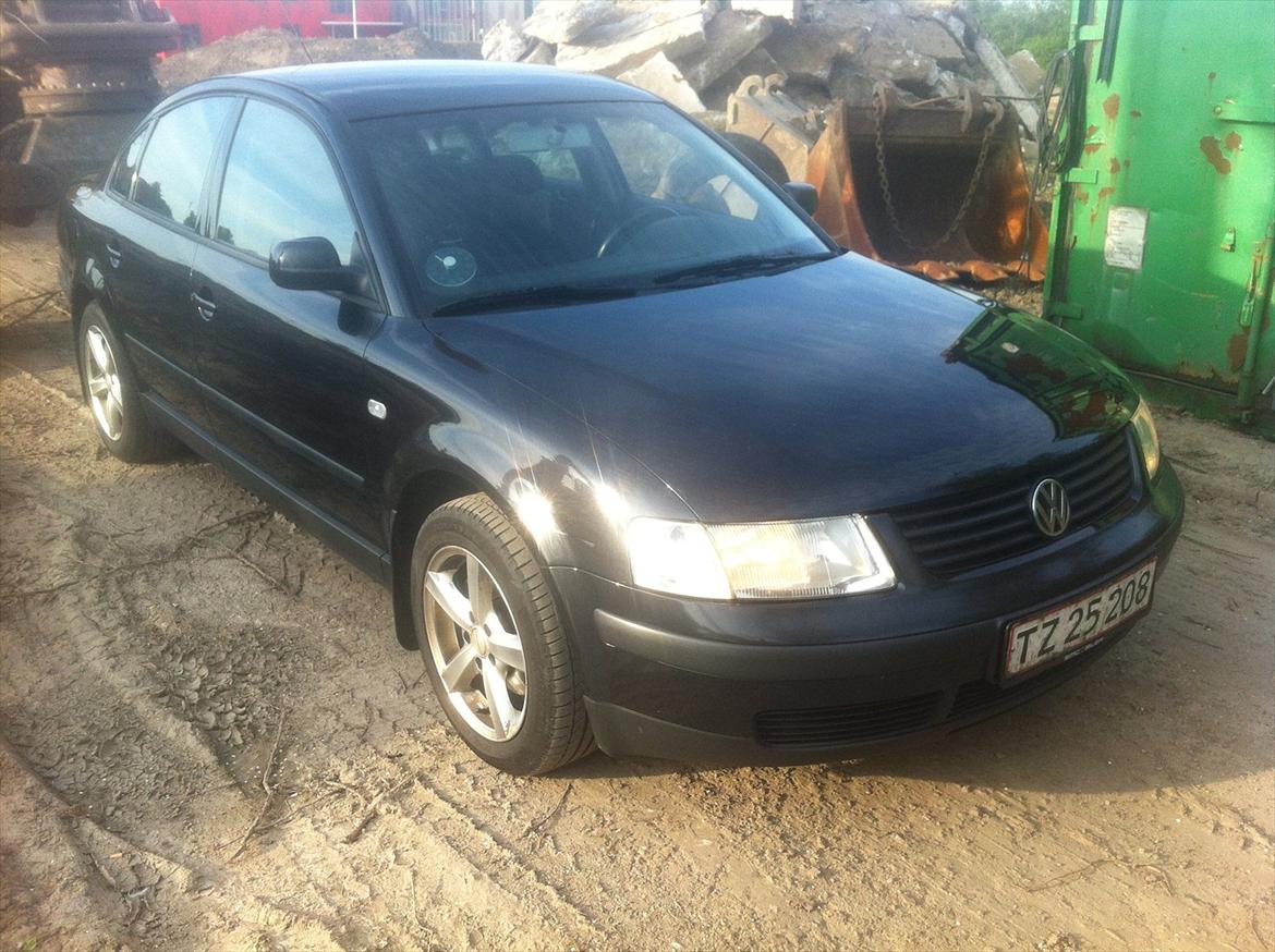 VW Passat Limo 1,8T 20V SOLGT billede 2