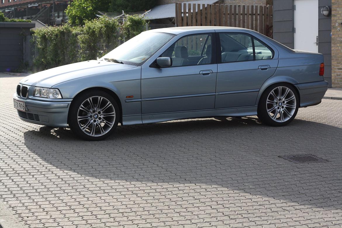 BMW 318i aut. billede 4