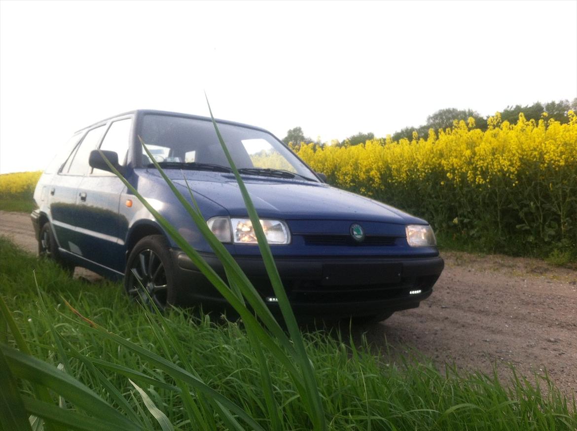 Skoda 1.6 LX Combi "TOTALSKADET" billede 2