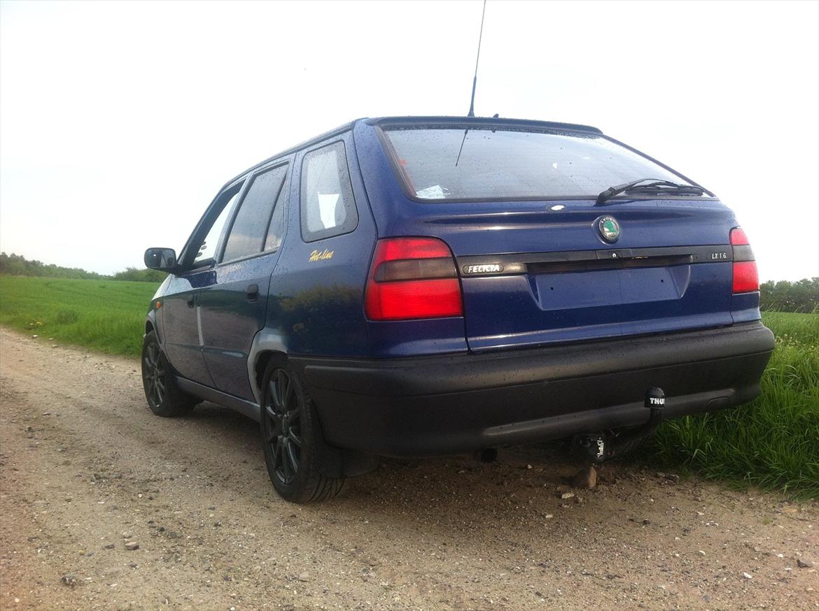 Skoda 1.6 LX Combi "TOTALSKADET" billede 8