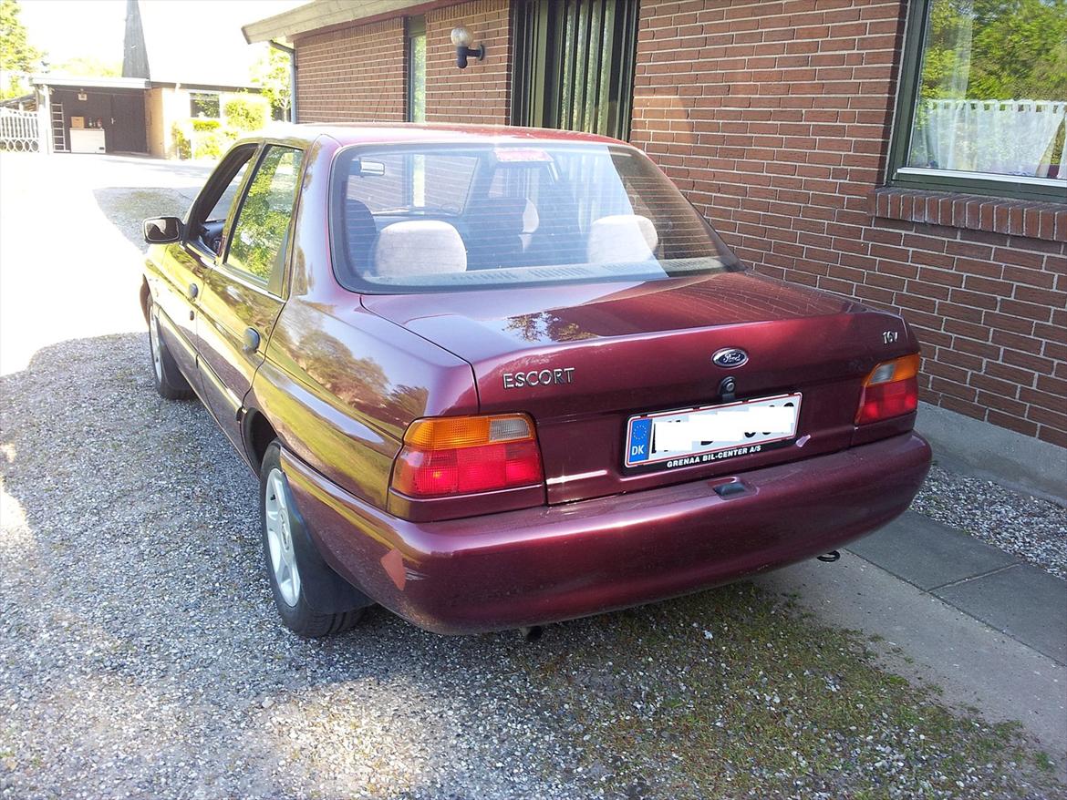 Ford Escort 1.6 Country billede 1