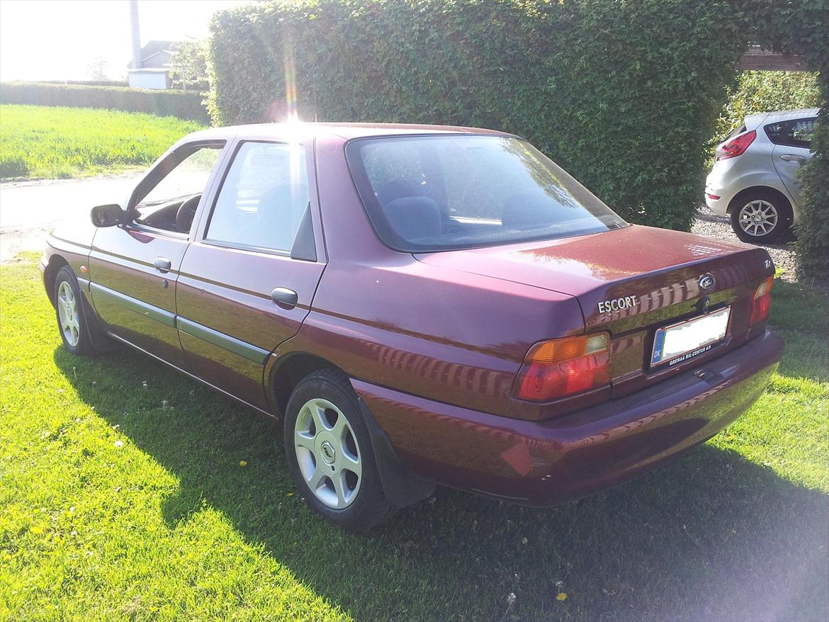 Ford Escort 1.6 Country billede 9