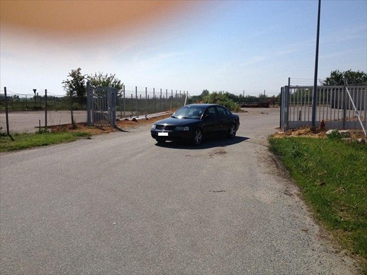 VW Passat 1.8T 20V Limo SOLGT billede 2