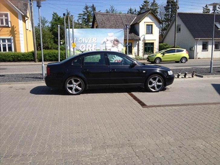VW Passat 1.8T 20V Limo SOLGT billede 3