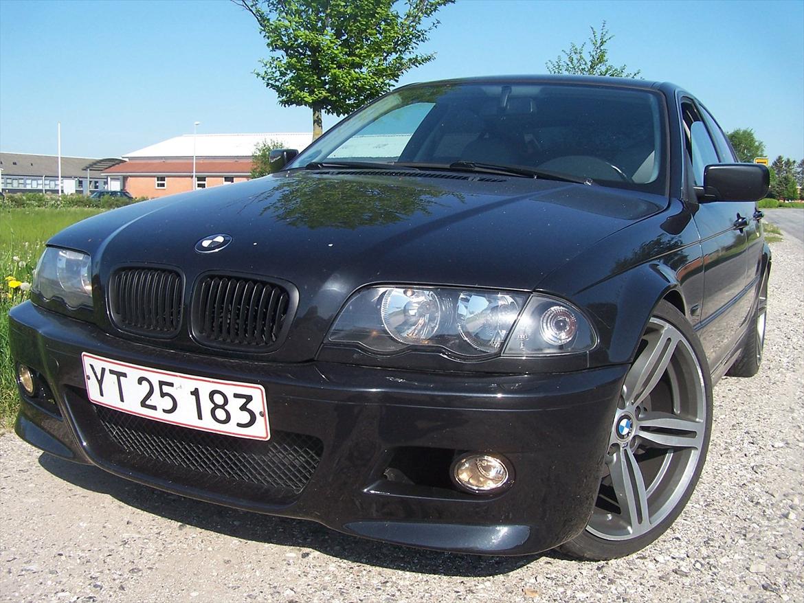 BMW e46 320i (Solgt) - Med den nye M3 kofanger billede 1