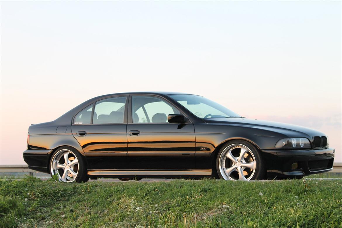 BMW E39 523I <----DuB sA fUcK---->**SOLGT** billede 1