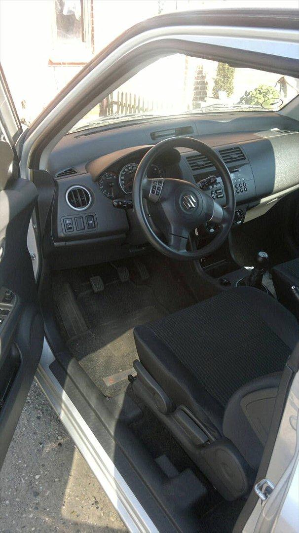 Suzuki swift billede 10