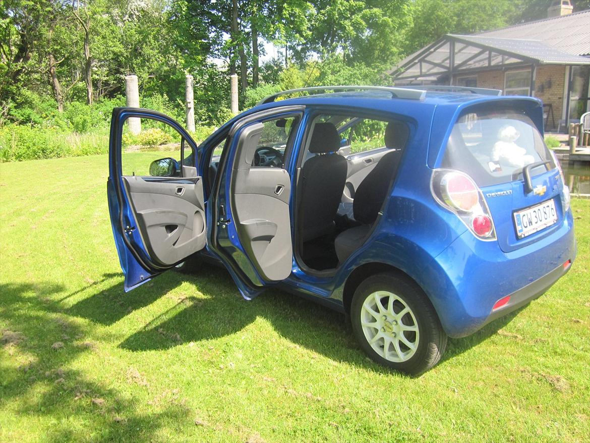 Chevrolet Spark 1.2 LS - Min Spark med åbne døre billede 10