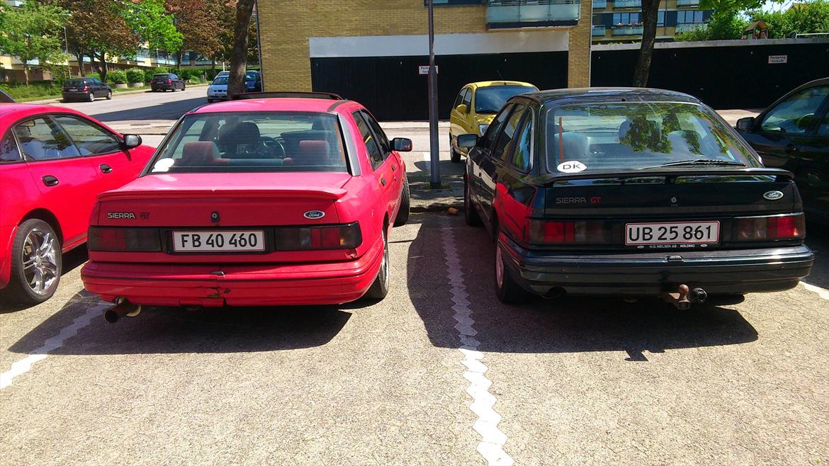 Ford Sierra GT - Min nabos og min bil! Jeg har nok haft en lille indflydelse:-) billede 20