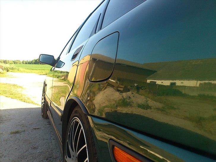 Volvo V40 T4 - Lakken blev flot igen efter en hånd polering billede 15