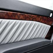 Mercedes Benz 320 SE