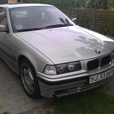 BMW e36 320i