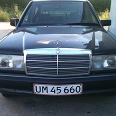 Mercedes Benz 190E