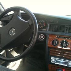 Mercedes Benz 190E
