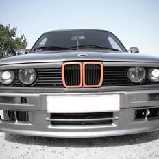 BMW E30 325