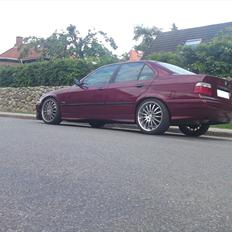 BMW E36 320i