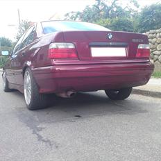 BMW E36 320i