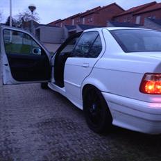 BMW e36 - 320i Vanos -.- solgt !