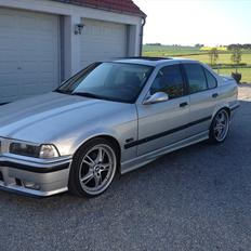 BMW e36 320i
