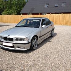 BMW e36 320i