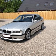 BMW e36 320i