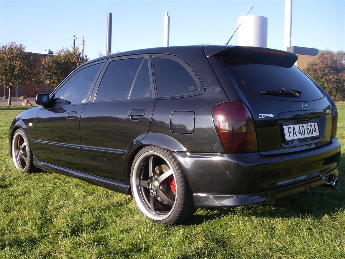 Mazda 323F Sportive. 5 dørs hatchback SOLGT billede 6
