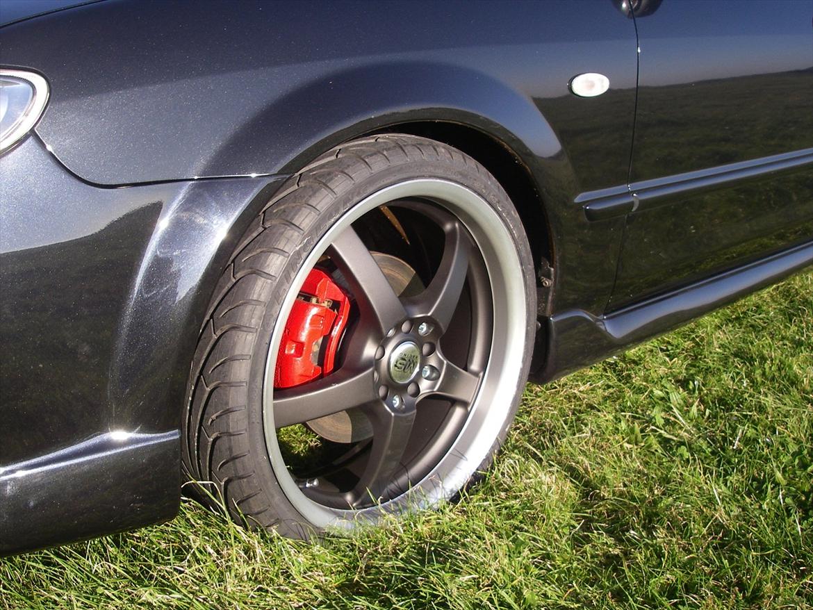 Mazda 323F Sportive. 5 dørs hatchback SOLGT billede 8