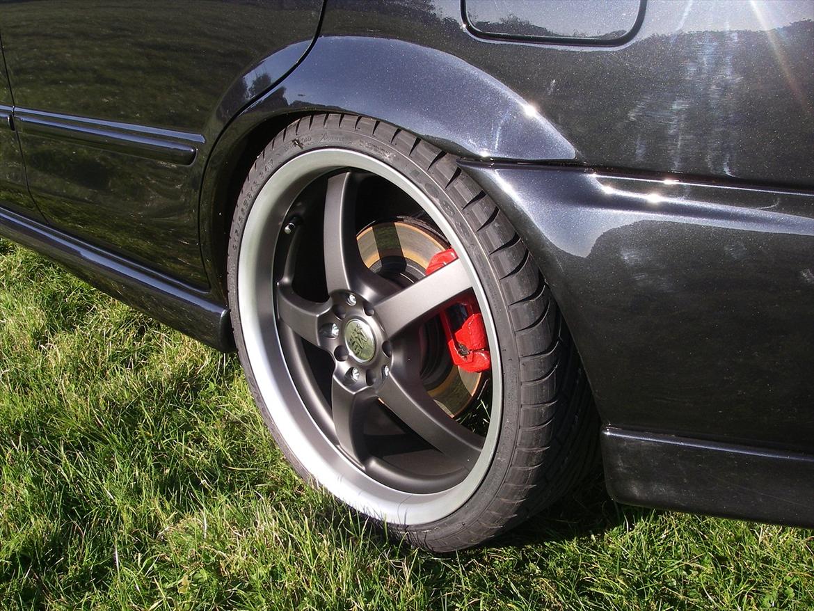 Mazda 323F Sportive. 5 dørs hatchback SOLGT billede 9