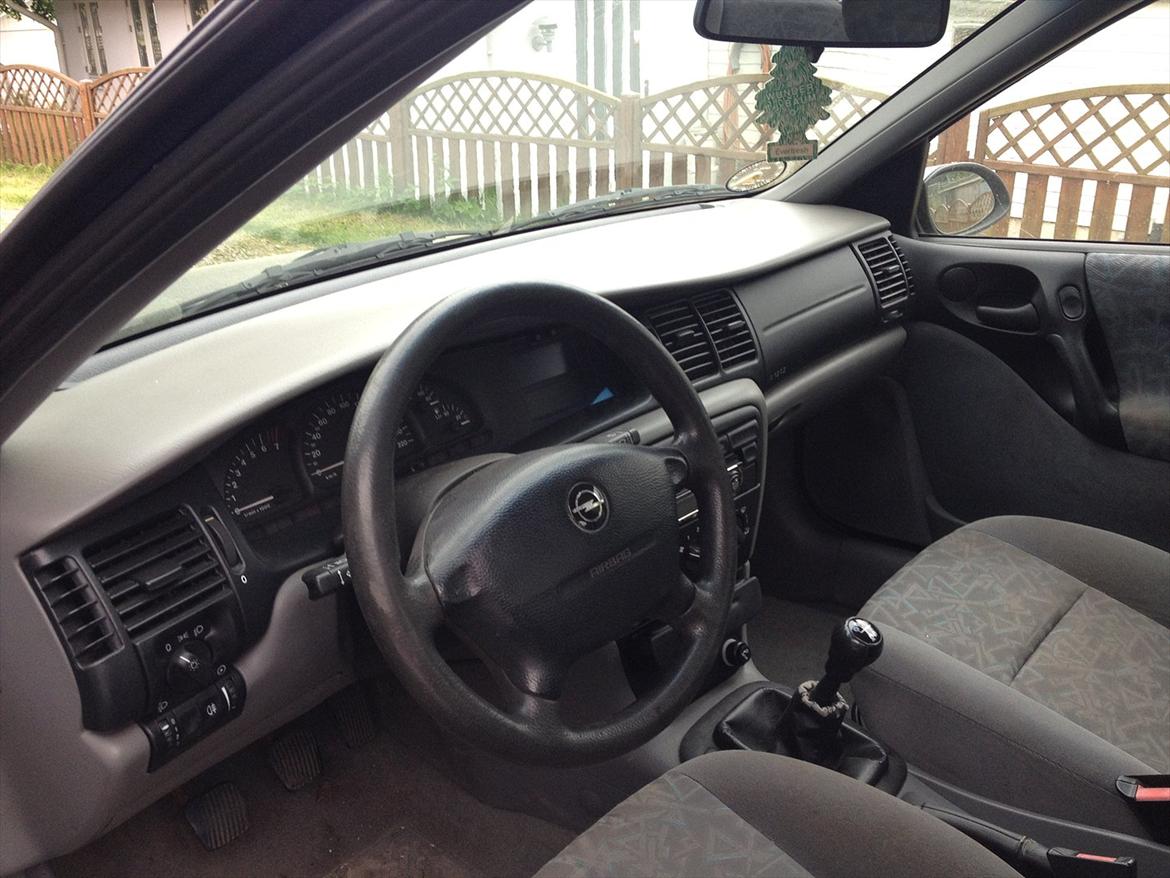 Opel vectra 1,8 16 v billede 2