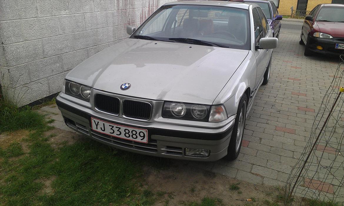 BMW e36 320i billede 1