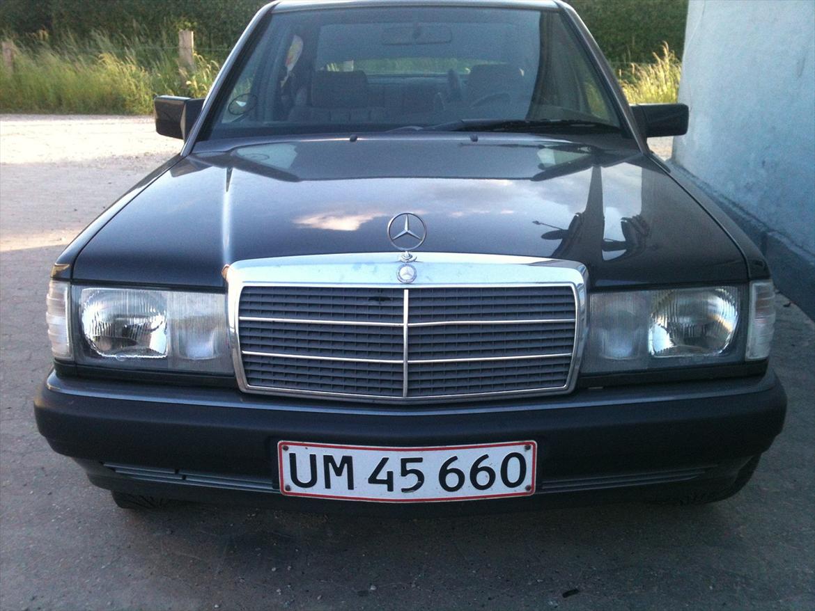 Mercedes Benz 190E billede 2