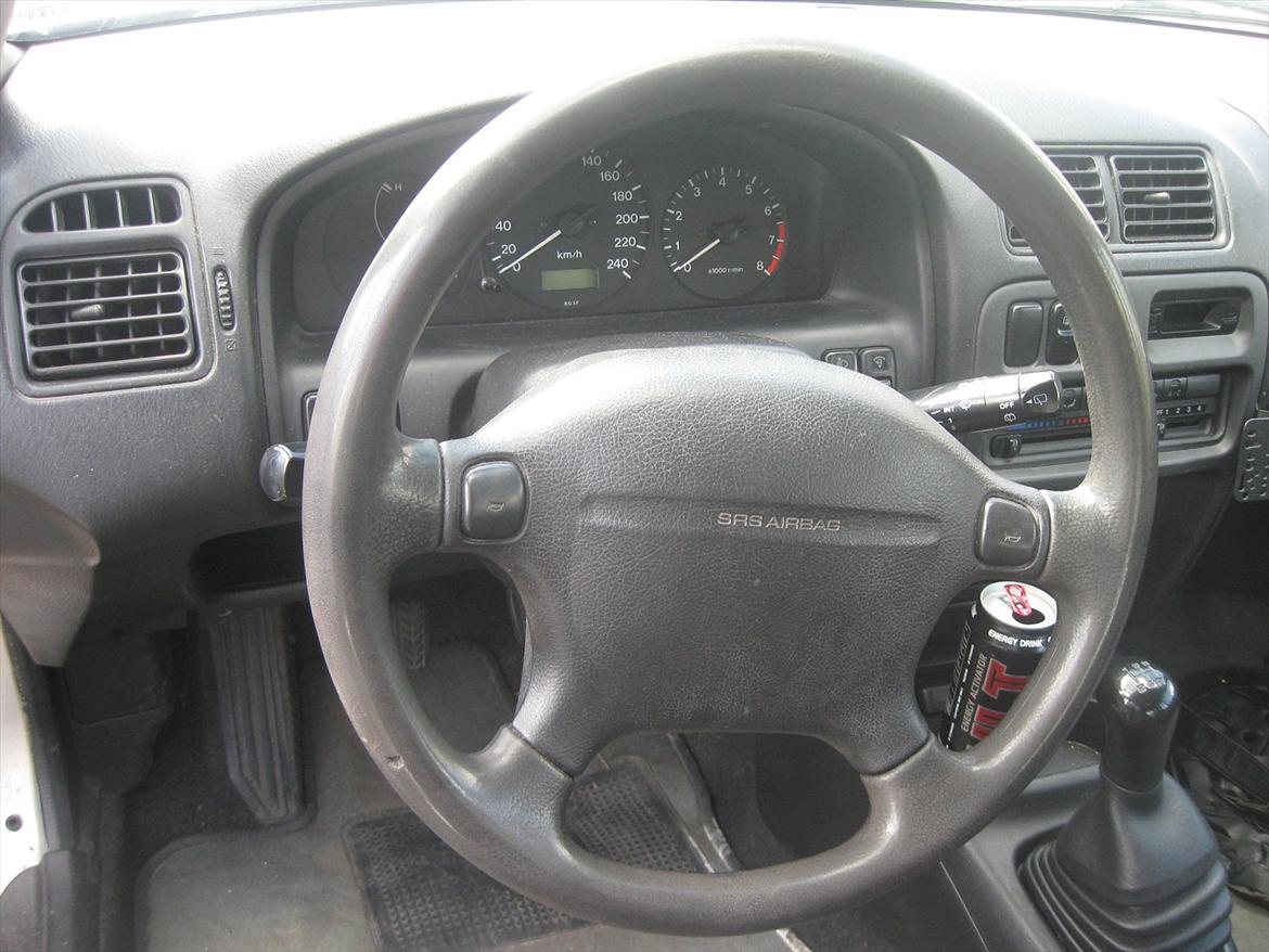 Mazda 323f GLX billede 8