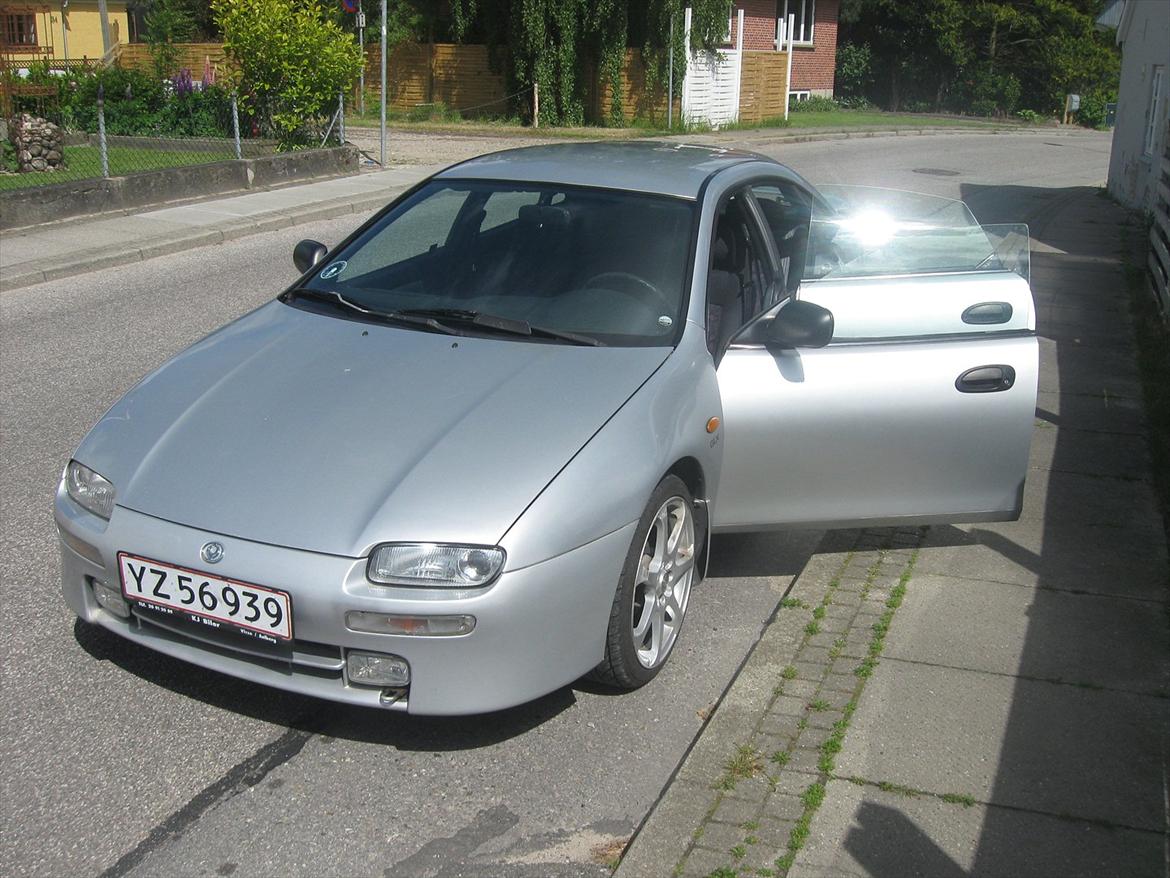 Mazda 323f GLX billede 10