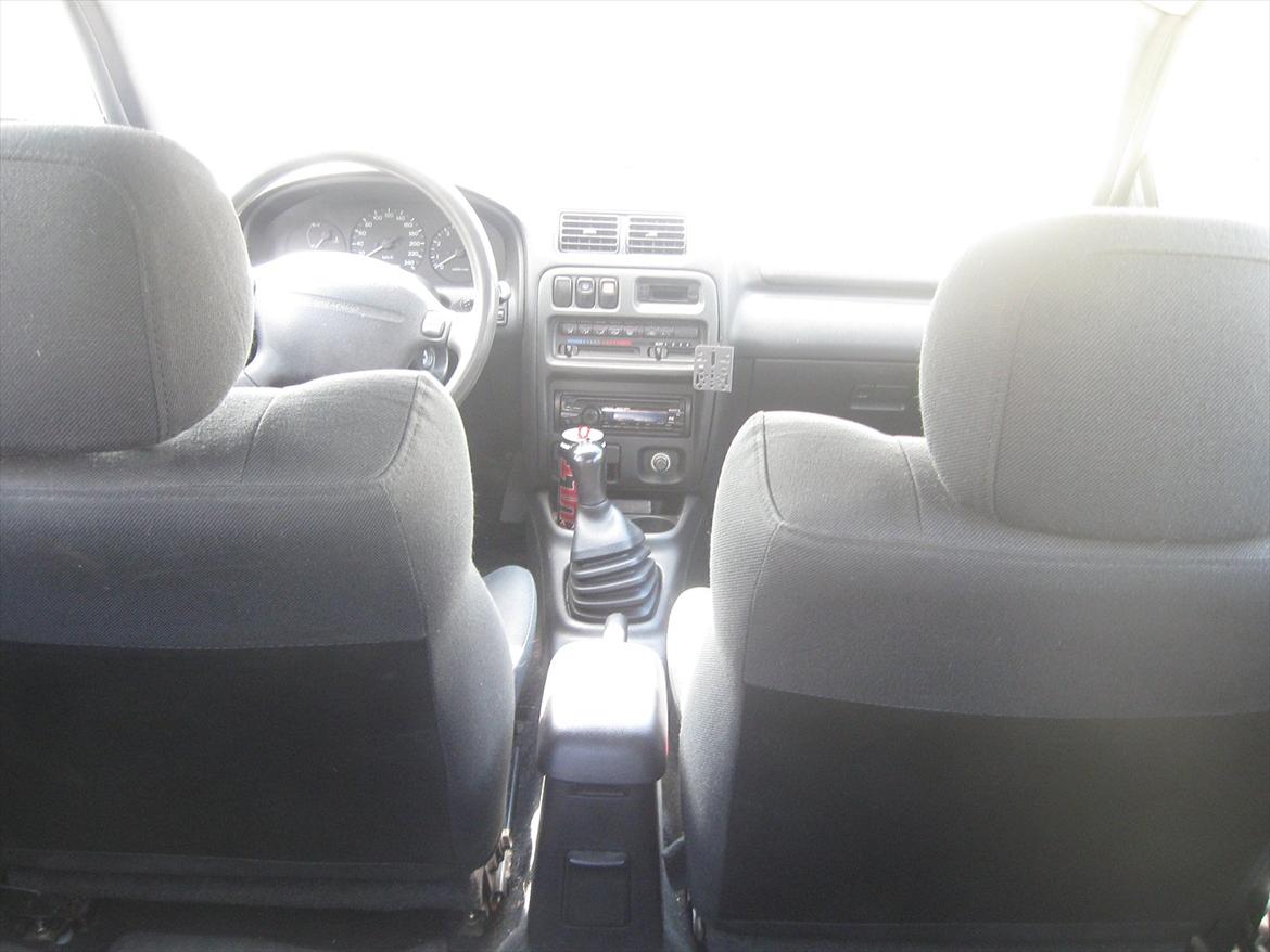 Mazda 323f GLX billede 11