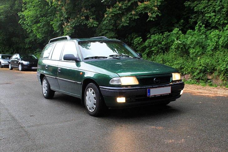Opel Astra 1.6i Club billede 1