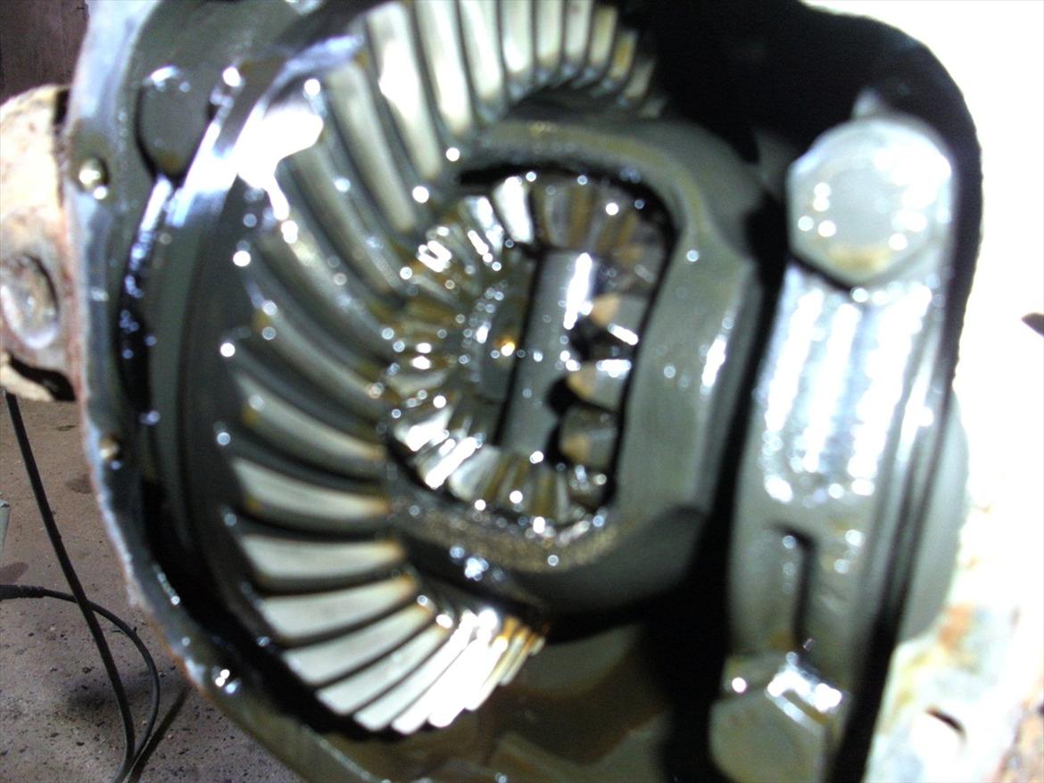 Opel Kadett C - Differentialet i bagtøjet fejler heller ikke noget, utroligt nok efter så mange år på bagen billede 18