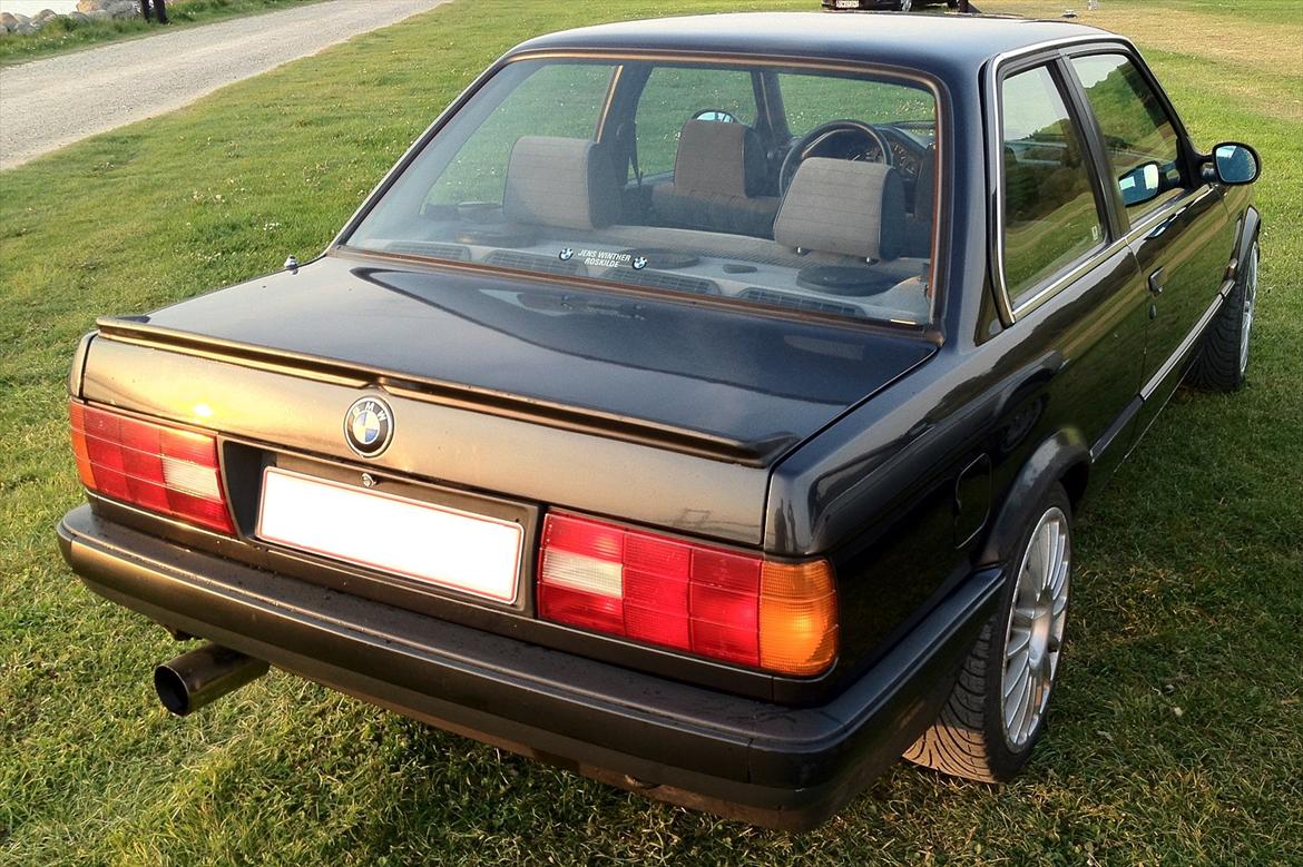 BMW E30 320i  billede 2
