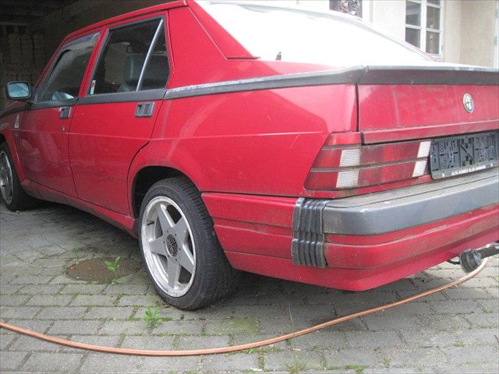 Alfa Romeo 75 6V 3.0 America *SOLGT* billede 2