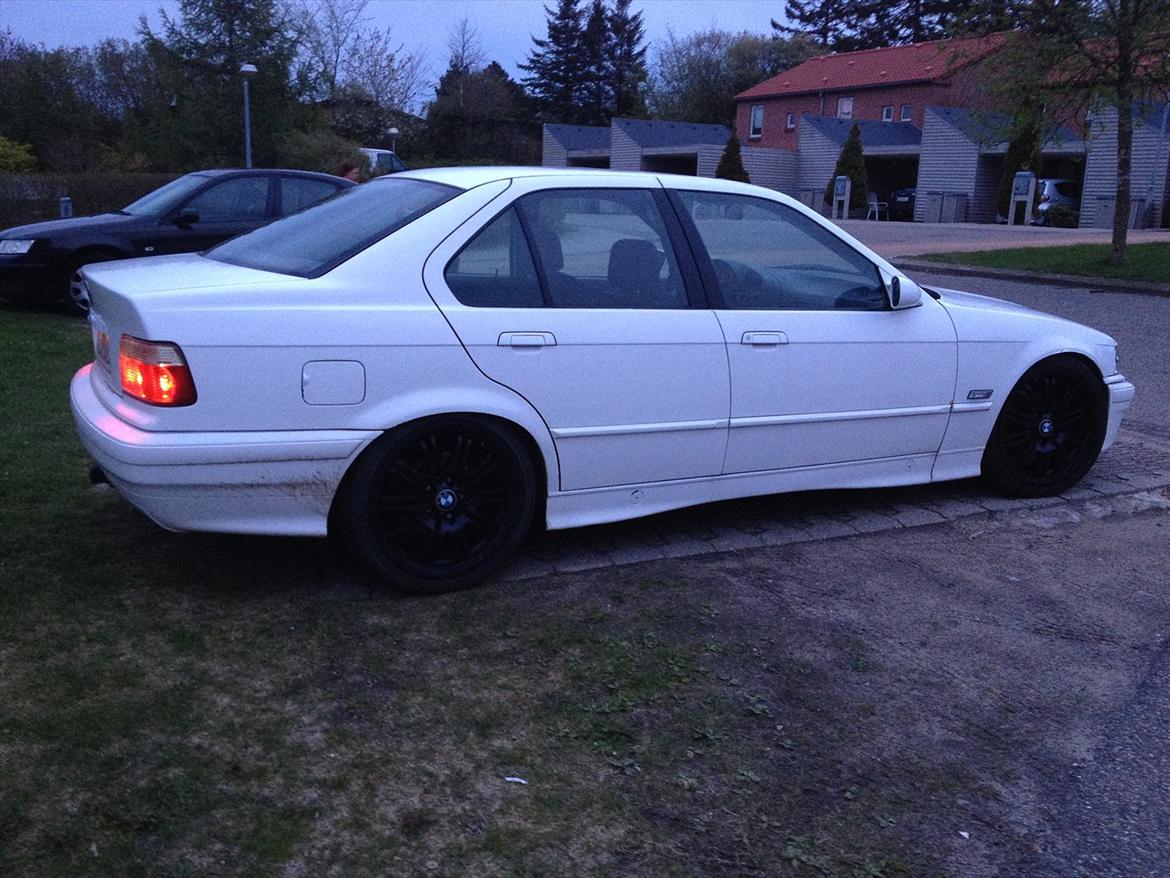 BMW e36 - 320i Vanos -.- solgt ! billede 2