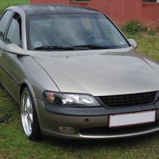 Opel Vectra B CDX V6 *SOLGT*